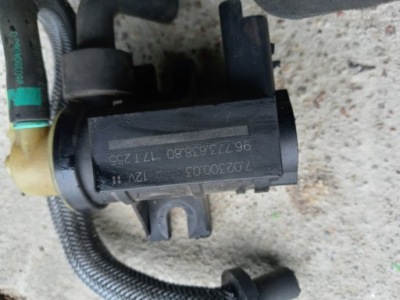 Клапан вакууму 1.6 blue hdi 9677363880 фото №1