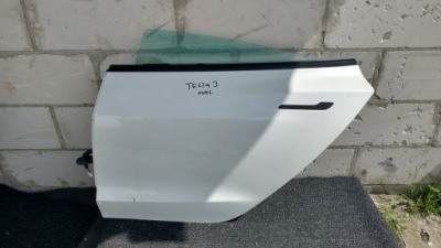 Tesla model 3 дверь левое задняя задняя фото №1