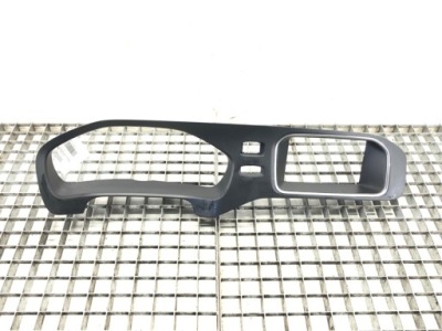 Рамка спидометра volvo v40 12-22 31393107 фото №1