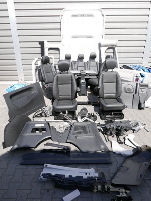 TRAFIC III RENAULT KANAPA WNĘTRZE SPACE CLASS