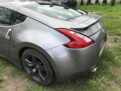 NISSAN 370CON PARTE TRASERA CON TECHO PANEL CUARTO  