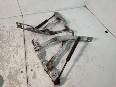 Петля капот левый audi tt 8n 8n0823301 фото №1