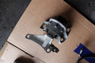 Honda civic ufo viii 2.2 кронштейн подушка коробки передач фото №1