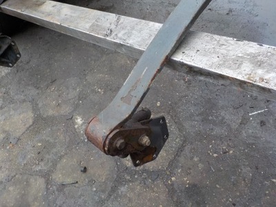 Iveco stralis щітка / ресора перед одномісний фото №1