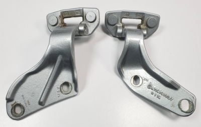 Петлі кришки задня mercedes ml w164 a1647400137 пара фото №1