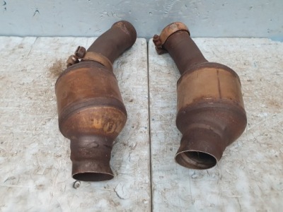 Каталізатор mercedes c190 amg gt a2054904214 4.0 2014r - лівий фото №1