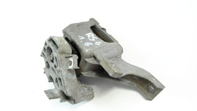 Mini cooper r56 1.6d кронштейн подушка двигуна 6779805 фото №1