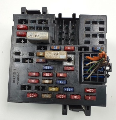 Коробка запобіжників chevrolet tahoe ii фото №1