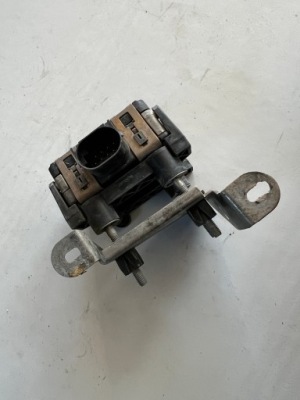 Tesla s рестайлинг  модуль блок управления радар disctronic + кронштейн фото №1