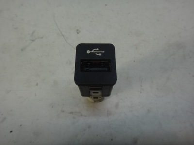 СОЕДИНИТЕЛЬ ГОФРА ГНЕЗДО USB BMW F10 F20 F30 E60 E90 X5 E70