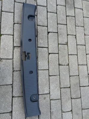 Renault twingo iii молдинг накладка багажника фото №1