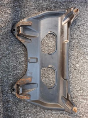 Накладка коробки mercedes cls a2126280411 фото №1