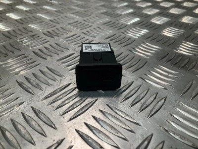 Панель роз'єм port usb mercedes a klasa w177 фото №1