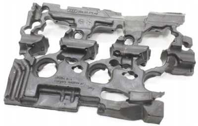 Защита шумопоглощающая audi s5 8w 06m133876ab фото №1