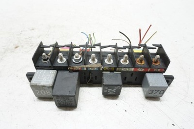 Коробка запобіжників audi a4 b5 1.6 фото №1