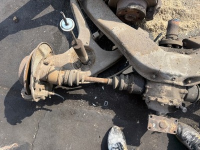 Привідний вал ліва задня mercedes w123 фото №1