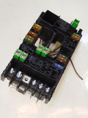 Коробка предохранителей vw golf vii 5q0937125a фото №1