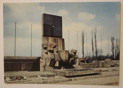 OŚWIĘCIM - BRZEZINKA, AUSCHWITZ - BIRKENAU. Pomnik Ofiar Faszyzmu