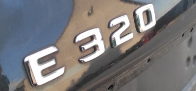 MERCEDES W211 E320 EMBLEMAT LOGO NAPIS CHROM