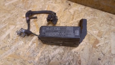 Nissan primera p 12 2.2 di коробка предохранителей фото №1