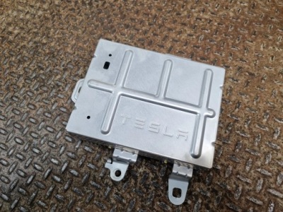 2023 tesla model y підсилювач 150715201b фото №1