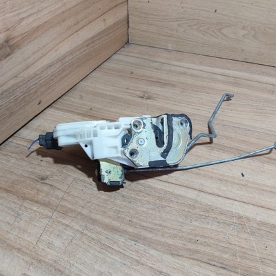 Замок правий перед galant viii фото №1