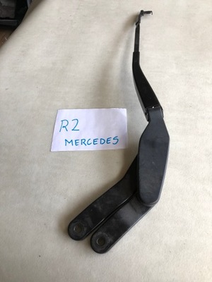 ДЕРЖАТЕЛЬ ДВОРНИКИ ПРАВОЕ MERCEDES A2188200444