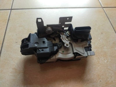 Volvo xc60 xc90 ii замок двері лівий задня 31462446 фото №1