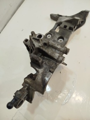 Кронштейн генератора audi a3 8v 2.0 tdi crb 04l903143b cała ! фото №1