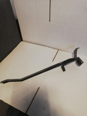 Auris ii усилитель передние поперечина середина фото №1