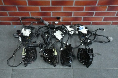 Замок замки доводчик soft close bmw x7 g07 lci lift 3166km фото №1