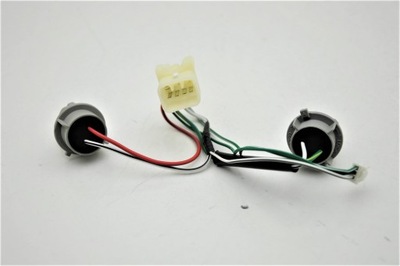 Toyota prius v 2015- вкладыш лампы задняя новый фото №1