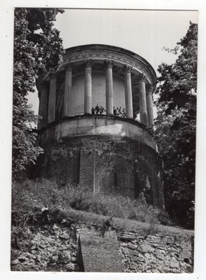 Puławy - Świątynia Sybilli przy Pałac - FOTO ok1965