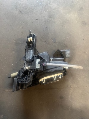 Mercedes c 204 замок двері правий передній 2047200635 фото №1