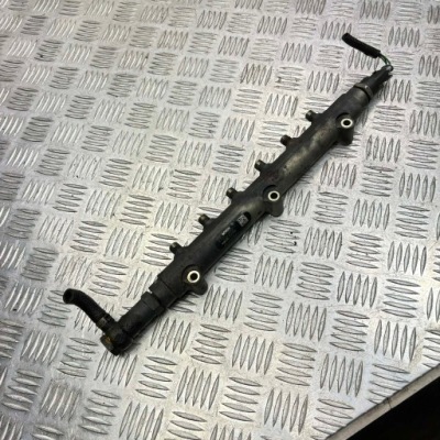 Молдинг впрыскная volvo xc90 1 30622085 2.4l дизель 120kw 2004 фото №1