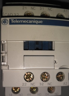 Stycznik CAD32R7 Telemecanique