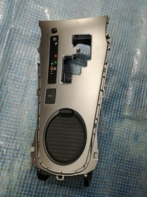 Toyota avensis iii t27 рамка захист домкрата перемикання передач автоматична коробка передач фото №1