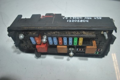 Коробка предохранителей opel vectra c 1.9 cdti 13205804 фото №1