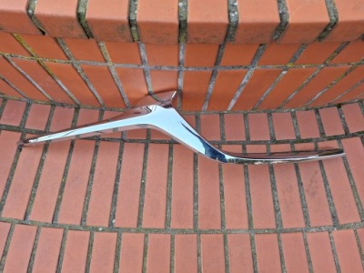 Mazda 6 gj 18- lift молдинг накладка хром бампера перед правая оригинал фото №1