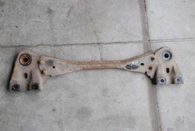 Volvo xc60 i балка кронштейн подвеска 30699889 фото №1