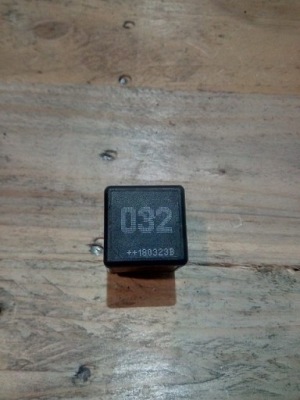 Mercedes w205 w213 реле предохранитель фото №1