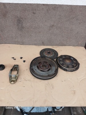 Зчеплення колесо двомасовий комплект оригінал audi a4 b5 1.8 adr фото №1