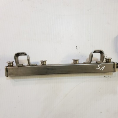 Молдинг упорскування volvo s40 1,8 4m5g-9d280-db фото №1