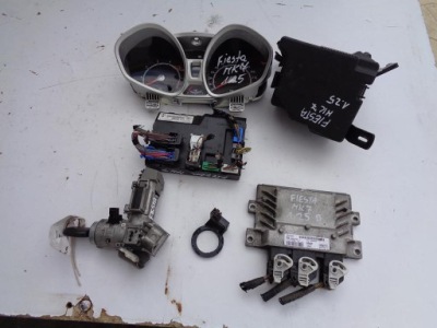 Бортовой компьютер двигателя ford fiesta mk7 1.25 16v фото №1