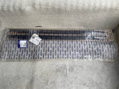 Volvo xc60 i кронштейн правой накладки порога фото №1