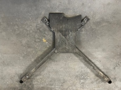 Кронштейн поперечина распорка подвеска задний  заднего задняя bmw m5 f90 фото №1