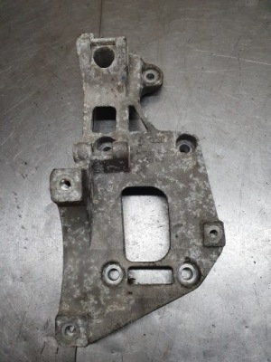 Кронштейн кронштейн основа генератора 06f903143f vw фото №1