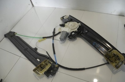 Подъемник стекло правый перед bmw f10 f11 7182112 фото №1