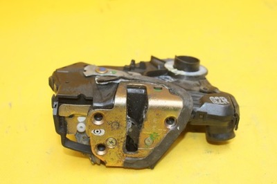 Замок двері правий перед corolla verso фото №1