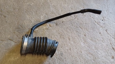 Mazda 2 dj 15- 1.5 b шланг воздуха фото №1
